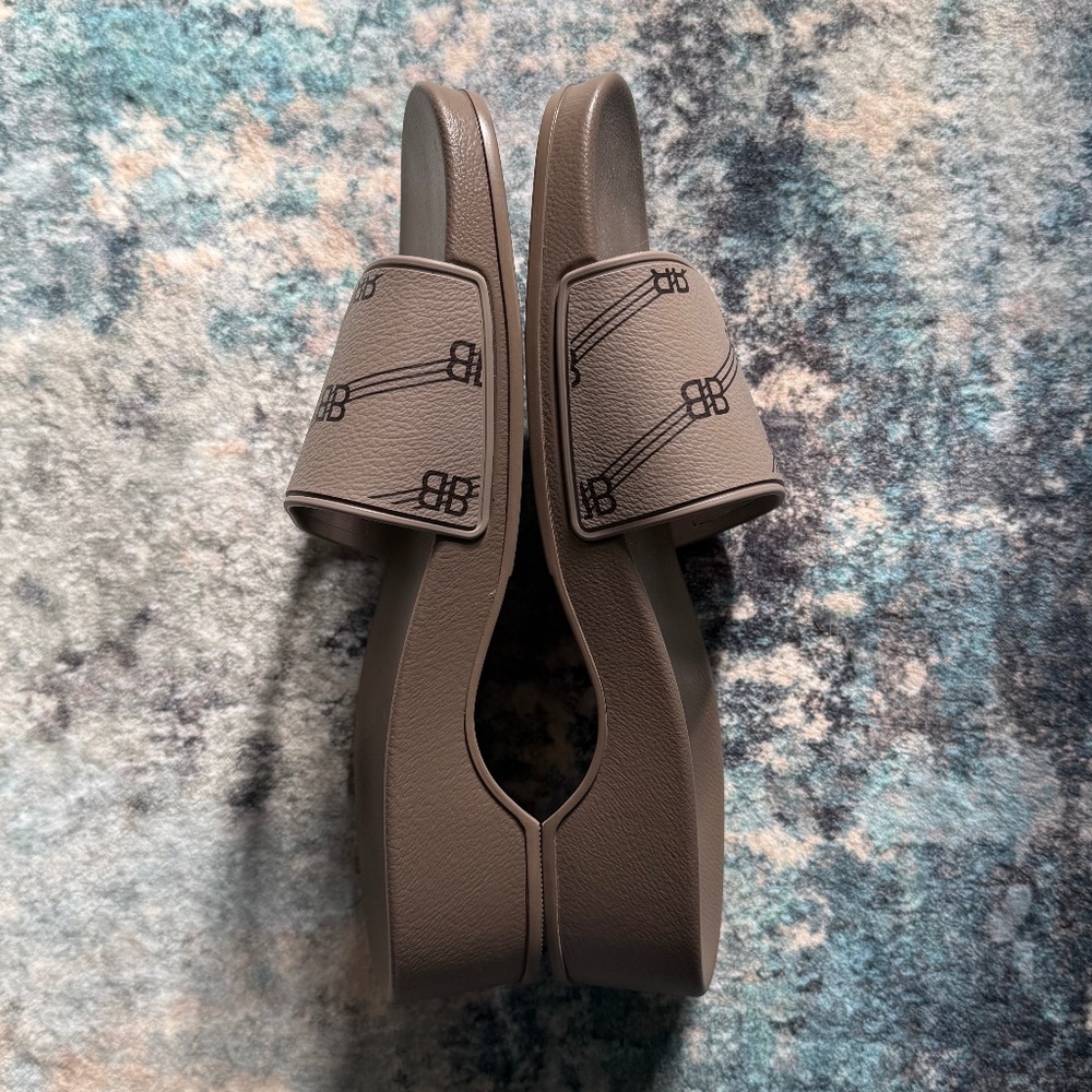 Balenciaga Pool Slides - Dark Beige, Size 38 - Picture 2 of 4